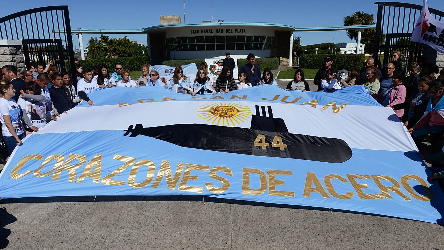 El alivio deja paso a la polémica tras el hallazgo del Ara San Juan
