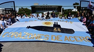El alivio deja paso a la polémica tras el hallazgo del Ara San Juan