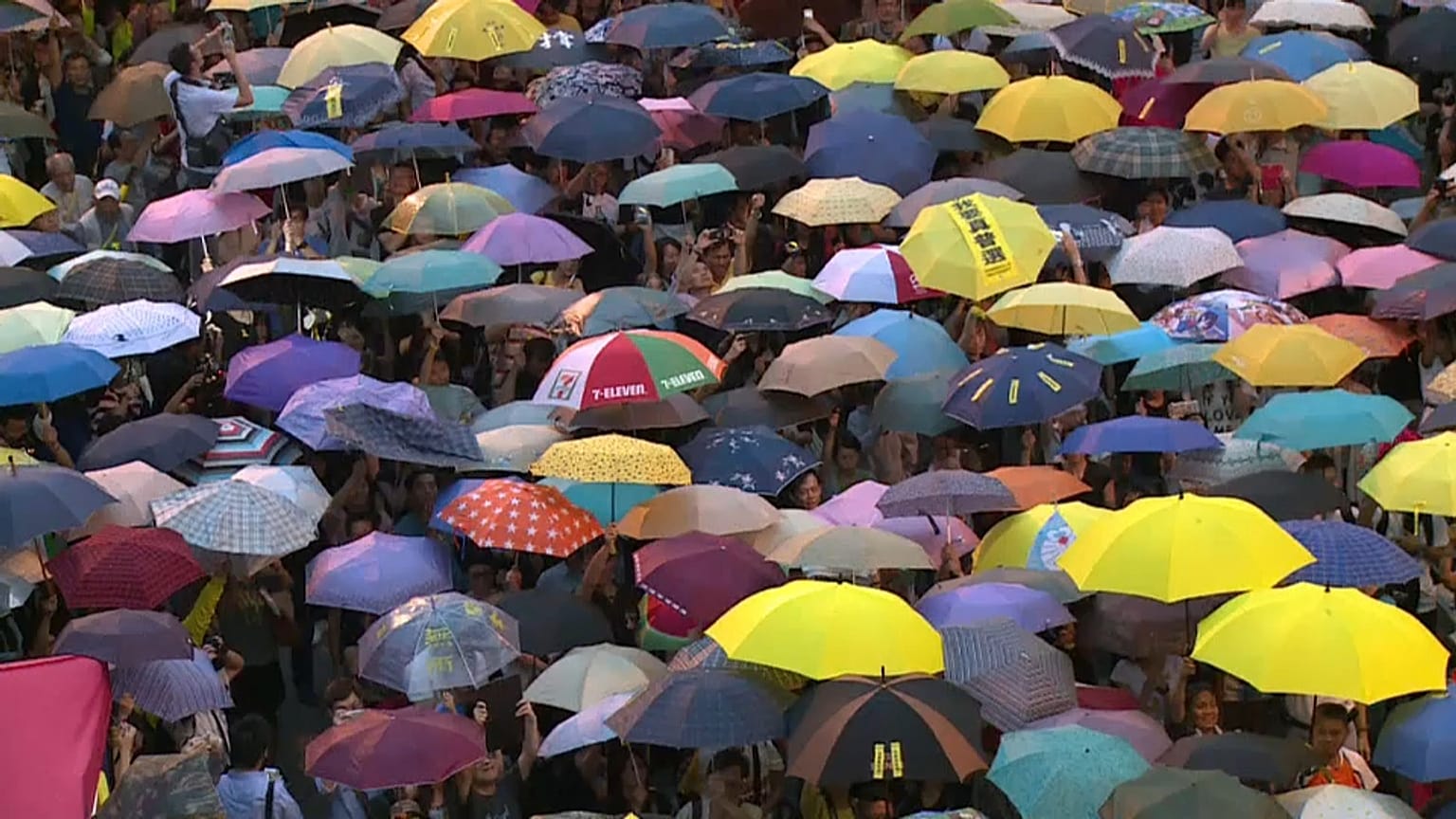 Hong Kong's "Umbrella Protest" leaders go on trial 