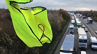 "Жёлтые жилеты" планируют блокировать Париж