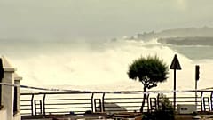 Olas de hasta 6 metros que alcanzaron los balcones en Tenerife