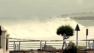 Olas de hasta 6 metros que alcanzaron los balcones en Tenerife