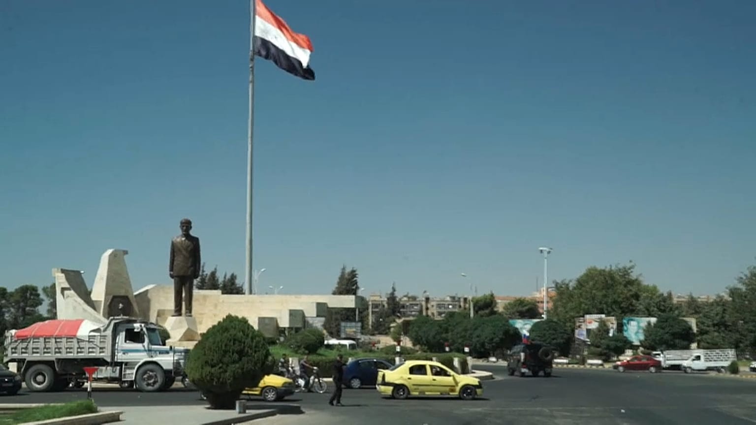 شاهد: معتقلون في سجن حماة المركزي يضربون على الطعام احتجاجا على أحكام الإعدام