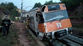 Un muerto al descarrilar un tren cerca de Barcelona