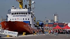 Why has Italy ordered the seizure of migrant ship Aquarius? | Euronews Answers