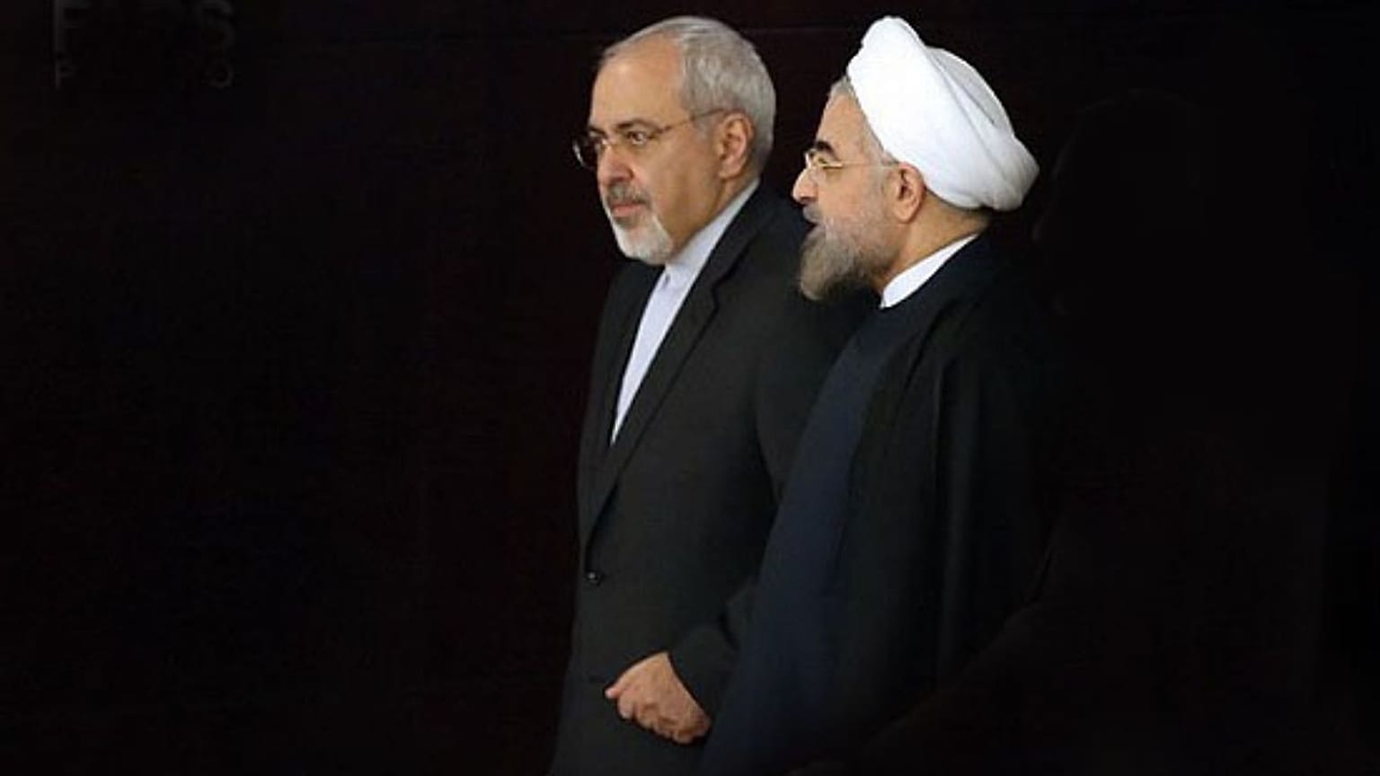 حمایت روحانی از اظهارات ظریف درباره پولشویی: چرا ما سر مسایل روشن با هم می جنگیم؟