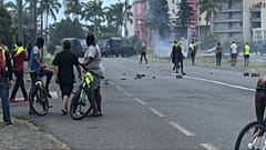 "Les gilets jaunes" s’essoufflent mais tiennent bon