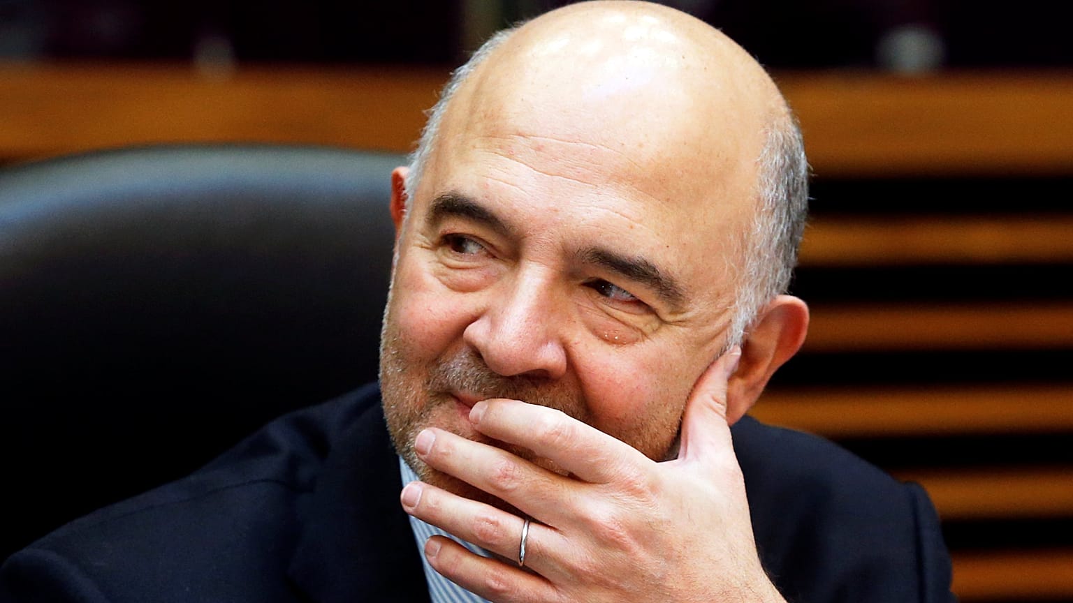 Bruselas aboga por abrir el procedimiento de déficit excesivo a Italia