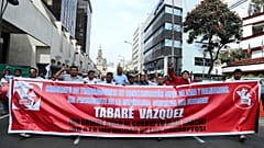 Sindicatos peruanos piden a Uruguay que entregue a Alan García para que sea juzgado por corrupción