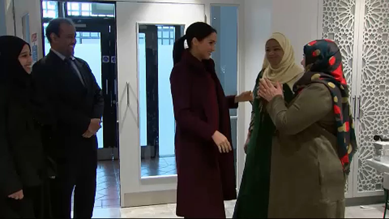 شاهد: "نطهو معاً".. حملة خيرية تشارك فيها زوجة الأمير هاري 