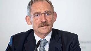 Pintér elment a Nemzetbiztonsági Bizottság ülésére, de Gruevszkiről nem beszélt
