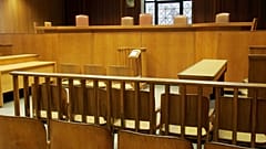 Δέκα χρόνια φυλακή σε καθαρίστρια για... απολυτήριο δημοτικού