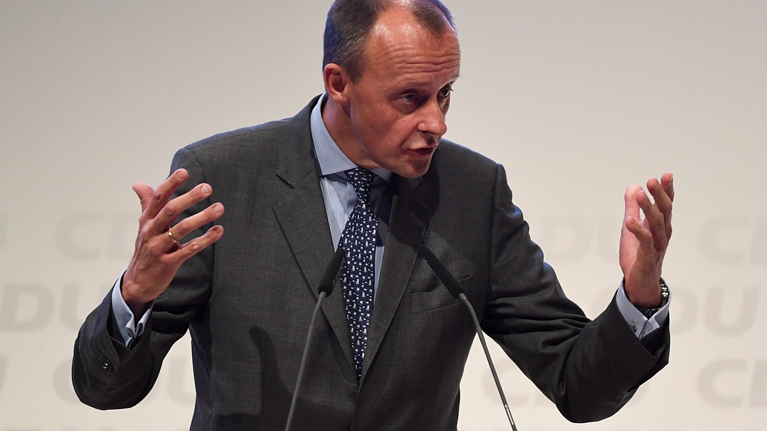 Migration und Asyl: Friedrich Merz will offenbar Grundgesetz ändern