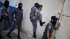 حراس أحد السجون في مدينة غواتيمالا