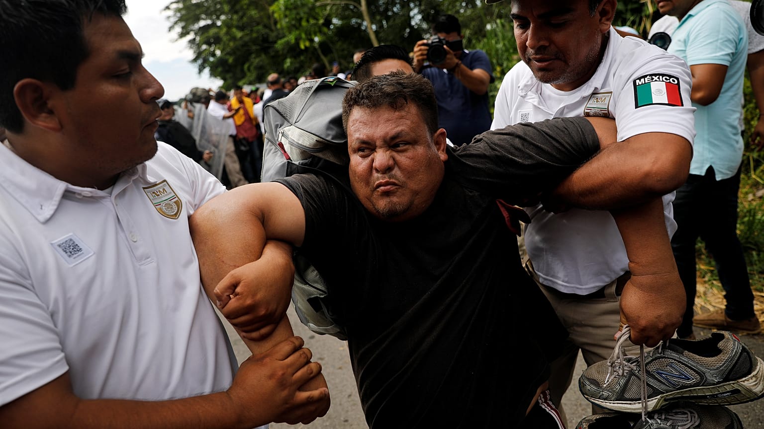 La desconfianza marca la llegada de la sexta caravana de migrantes centroamericanos a México