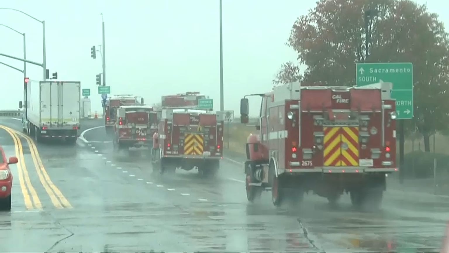 Chove na Califórnia quando incêndios ainda lavram