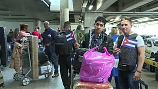 Más de 8000 médicos cubanos se van de Brasil