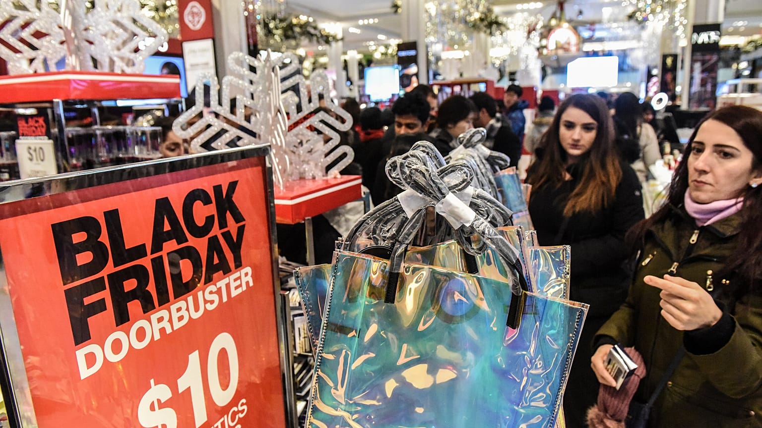 Tüketimi teşvik eden Black Friday’e karşı ‘tüketmeyin’ diyen Green Friday