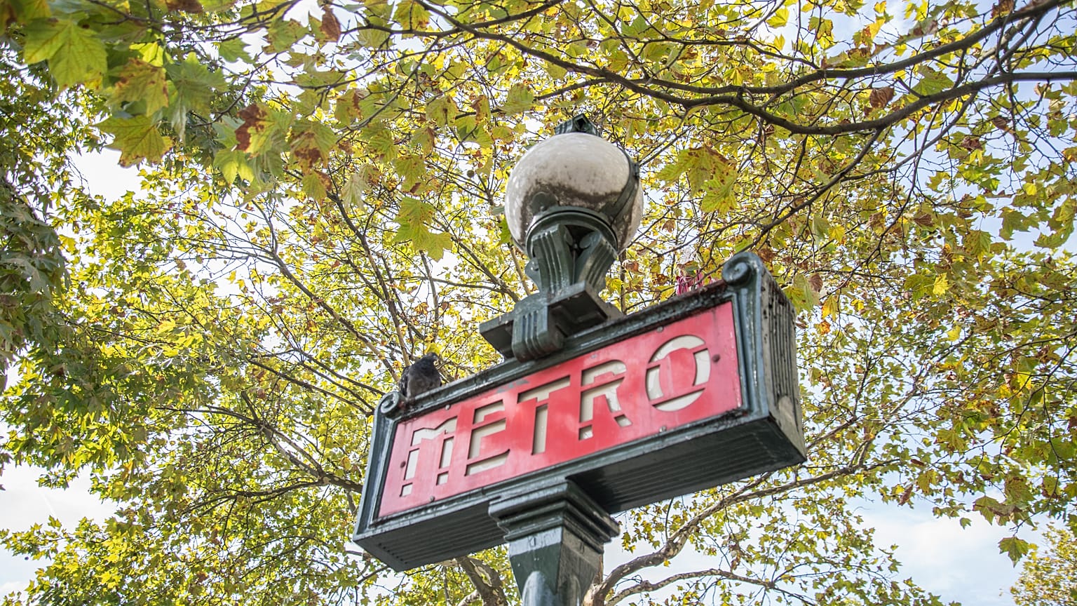 Paris metrosunda doğan Osman'a 25 yıl ücretsiz toplu taşıma