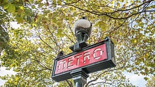 Paris metrosunda doğan Osman'a 25 yıl ücretsiz toplu taşıma