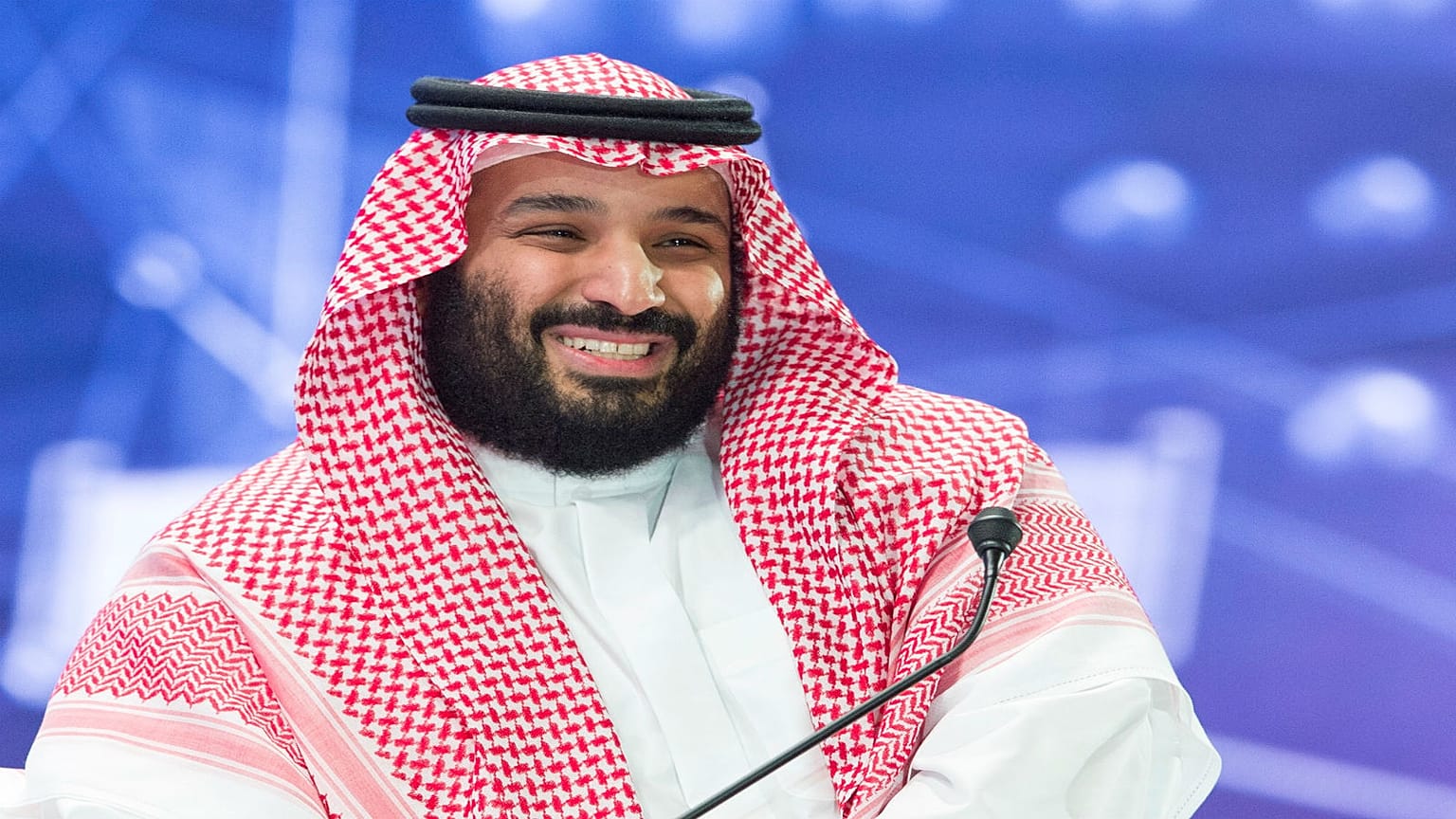 تونس ترحب بزيارة ولي عهد السعودية ونشطاء يحتجّون