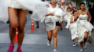Thaïlande : la folle course au mariage