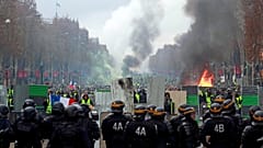 El gobierno francés responsabiliza a Le Pen de la violencia en París