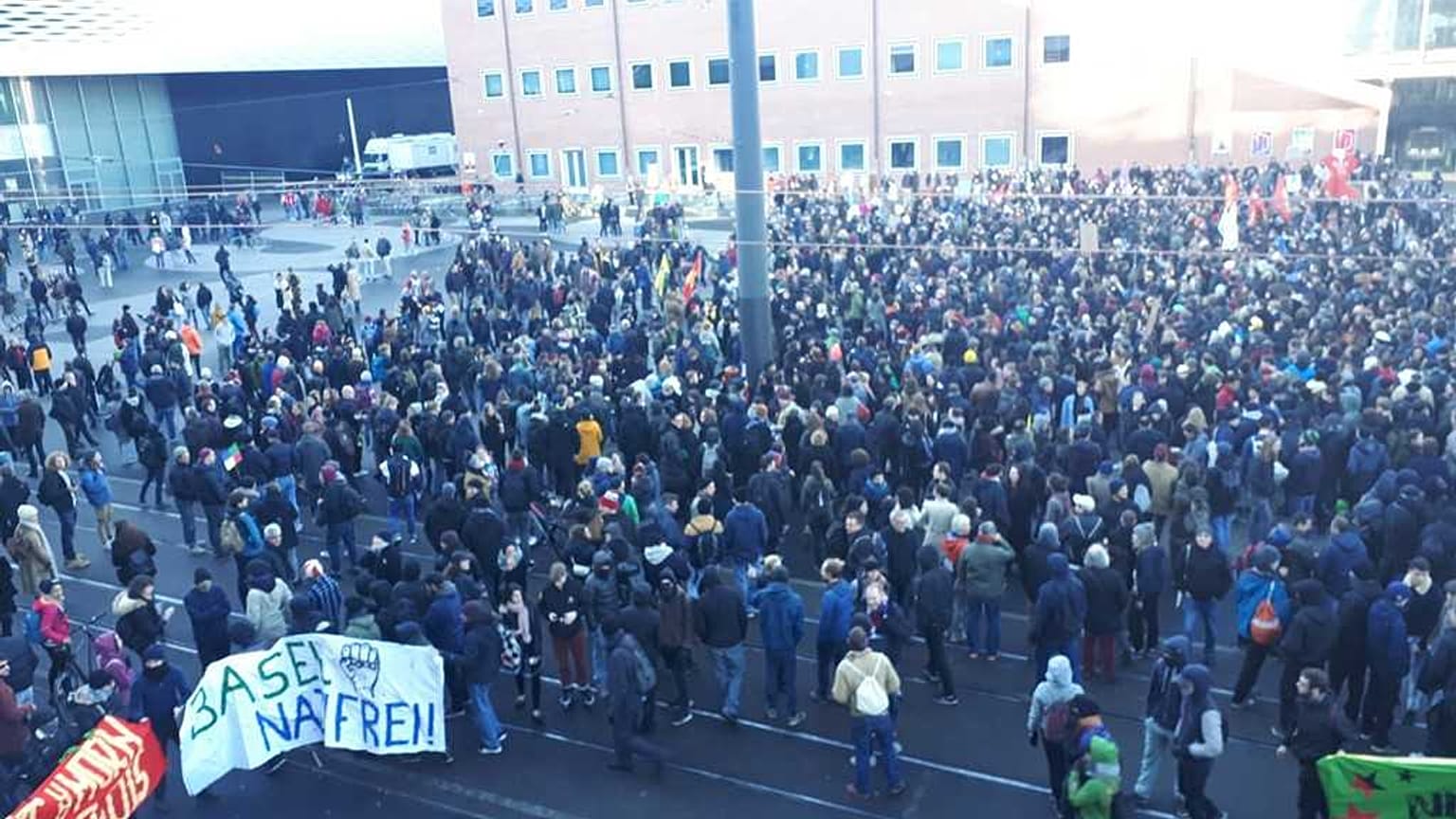 "Basel nazifrei" gegen rechtsextremen Aufmarsch