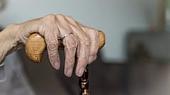 شکایت یک زن ۸۸ ساله از سرویس سلامت ملی بریتانیا به دلیل «تبعیض شغلی»