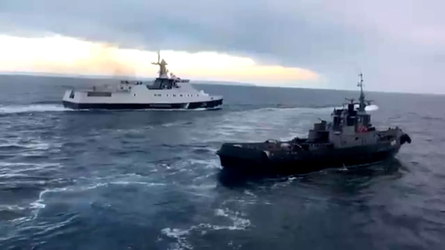 Russia-Ucraina, tensione in crescita. Kiev: "Legge marziale"