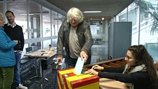 Los suizos dicen 'no' a la supremacía de su Constitución