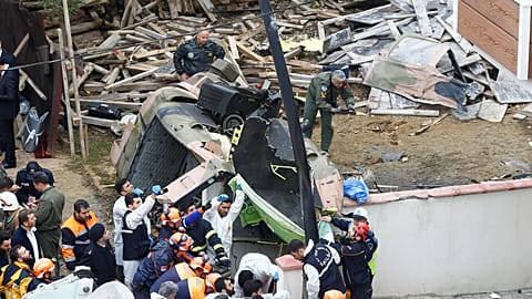 Mueren cuatro soldados al estrellarse un helicóptero en Estambul
