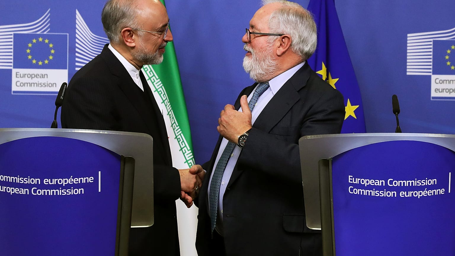 Bruselas y Teherán reiteran su compromiso con el acuerdo nuclear