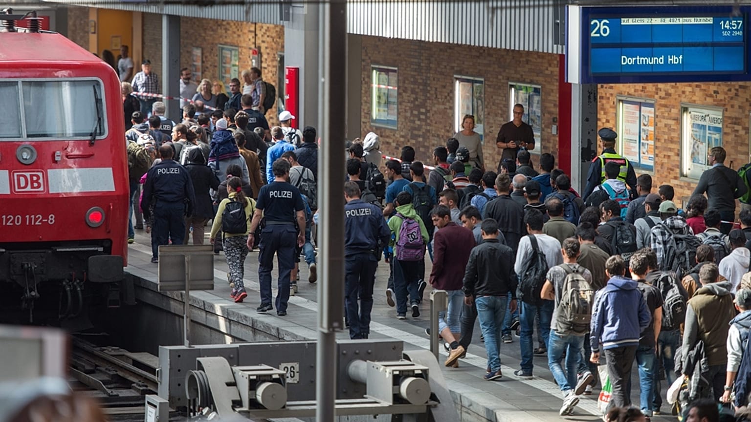 Almanya mültecilerin gönüllü olarak geri dönmeleri için kesenin ağzını açtı