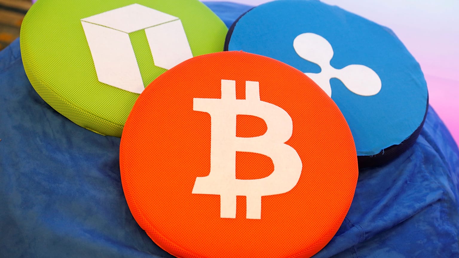 بِتكوين تواصل تراجعها مع استئناف البيع في العملات المشفرة