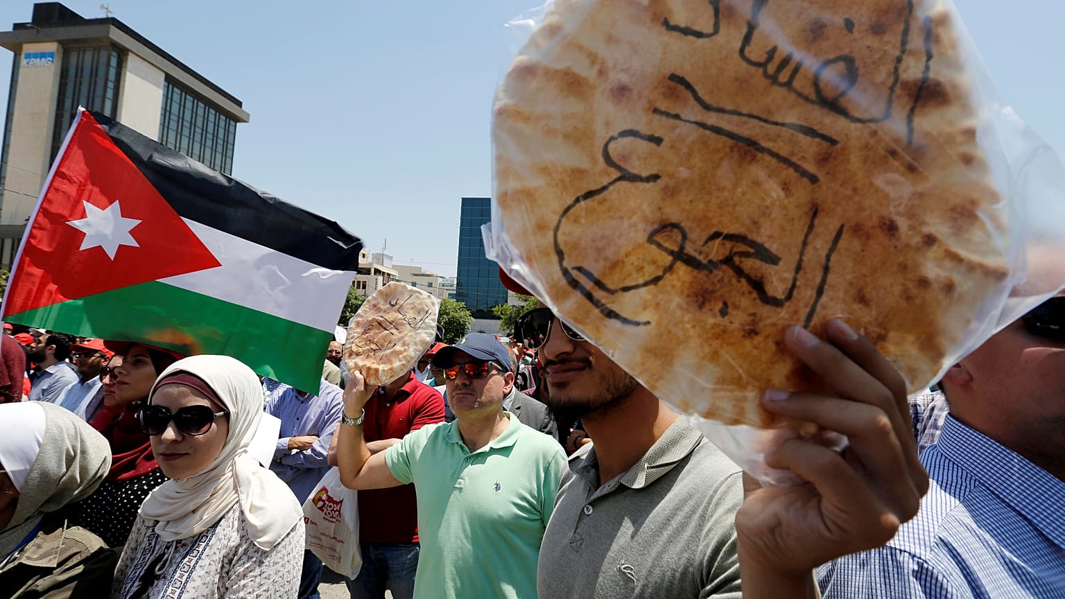 الأردن: السيول تزيد من احتقان الشارع تجاه الحكومة 