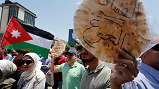 الأردن: السيول تزيد من احتقان الشارع تجاه الحكومة 