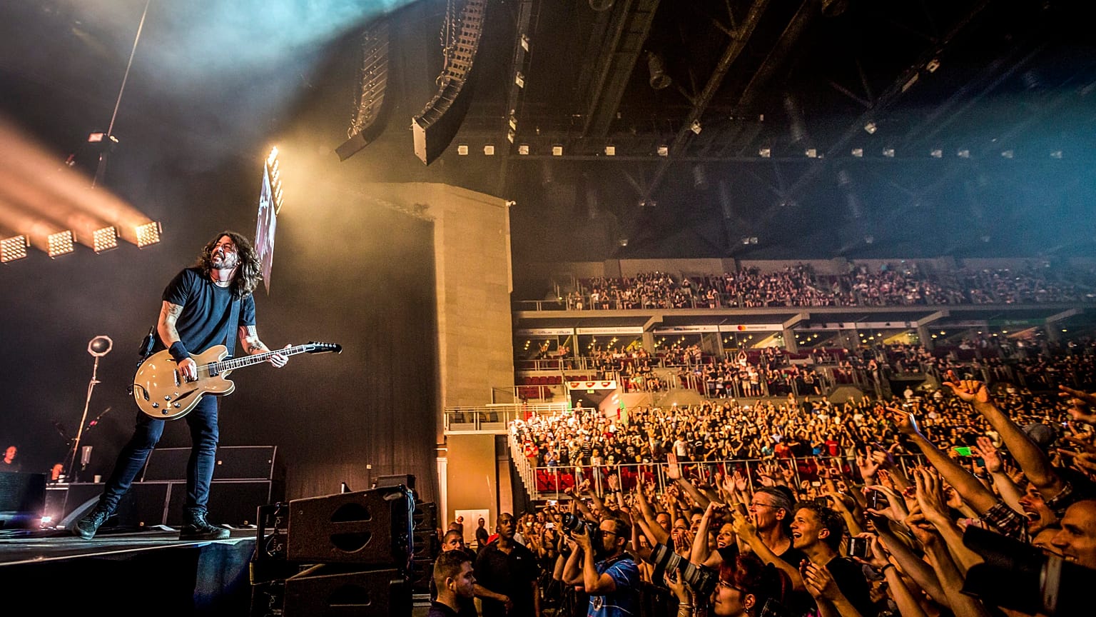 Dave Grohl az amerikai Foo Fighters együttes koncertjén Budapesten 2017-ben