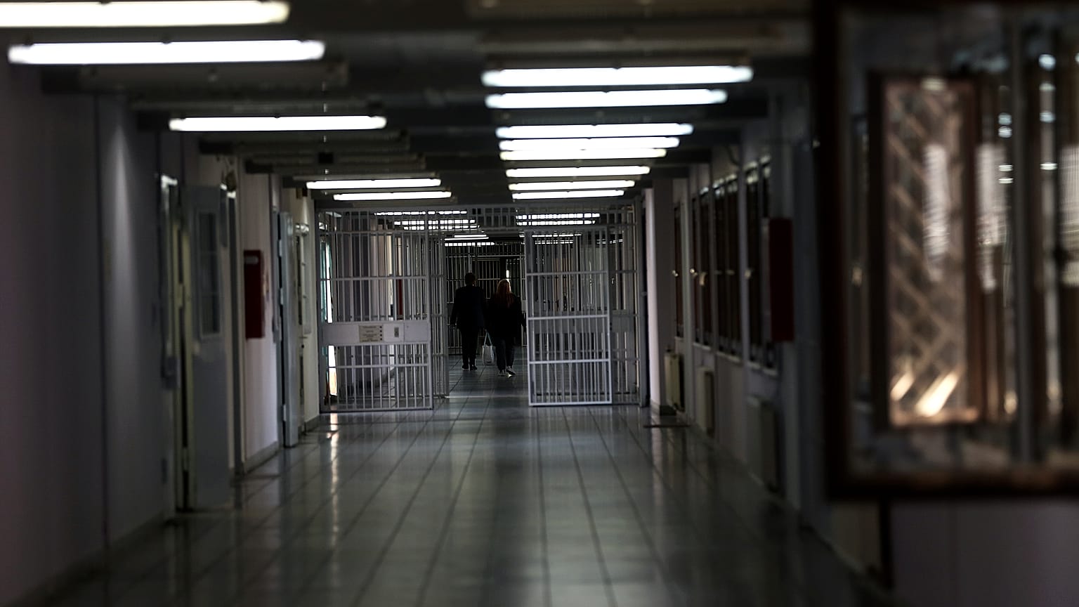 Λάρισα: Αποφυλακίστηκε η καθαρίστρια