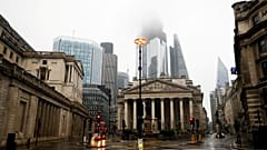 Brit jegybank: a rendezetlen brexit gazdasági összeomlást hozhat magával 
