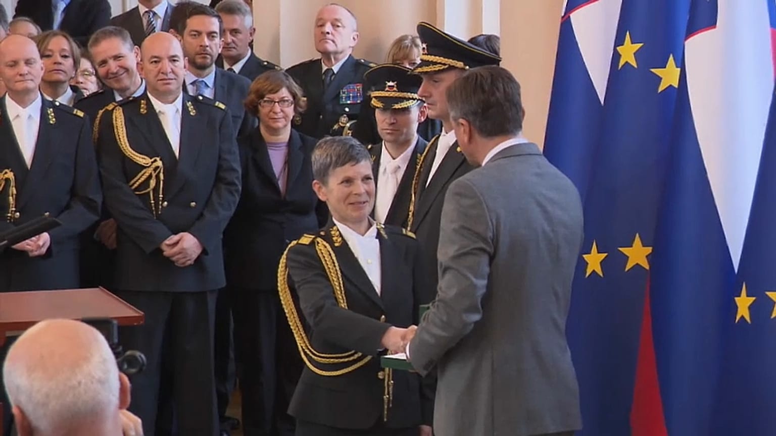 Alenka Ermenc se convierte en la primera mujer al frente del Ejército esloveno 
