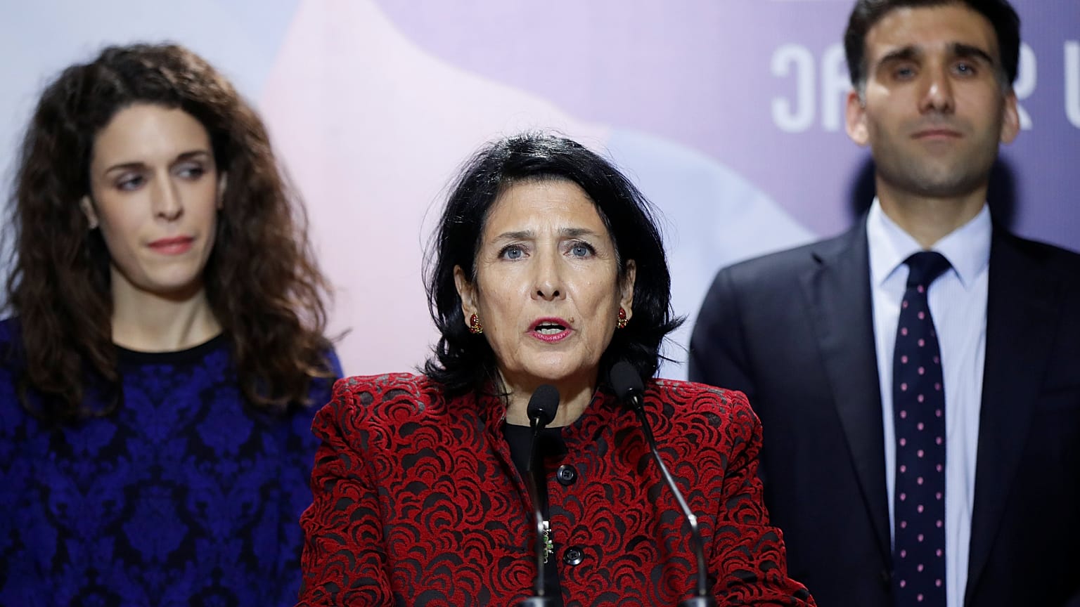 سالومي زورابيشفيلي أول رئيسة  في تاريخ جورجيا