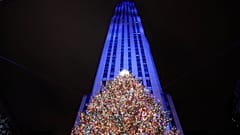 New York: Weihnachtsbaum-Lichter vor Rockefeller Center angezündet