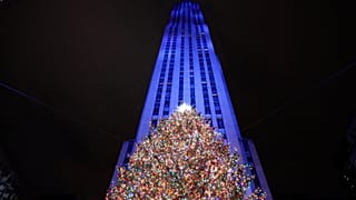 New York: Weihnachtsbaum-Lichter vor Rockefeller Center angezündet