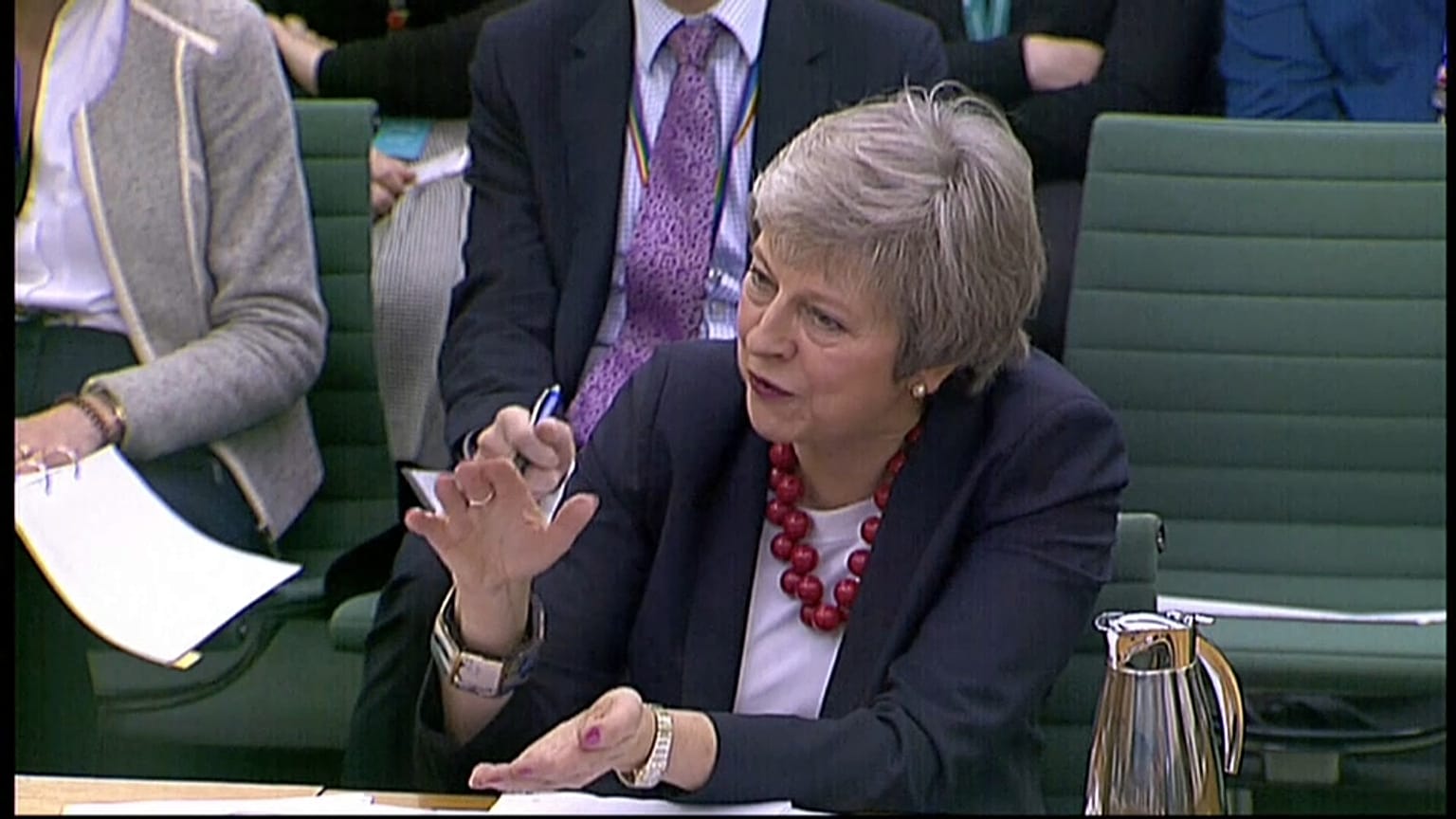 Theresa May spinge la sua Brexit. "L'accordo con Ue il solo possibile"