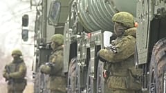 Η Ουκρανία απαγορεύει την είσοδο σε Ρώσους