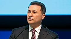 Nikola Gruevszki beszédet mond az Európai Néppárt kongresszusán 2015-ben