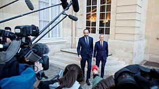 French PM Edouard Philippe gets ready to meet Yellow Vest protestors