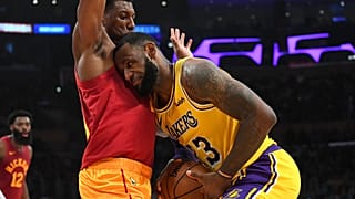LeBron James acude al 'rescate' de los Lakers