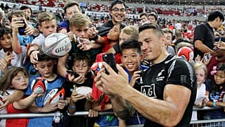 Rugby oyuncusu Williams bikinili kızlarla aynı karede poz vermeyi reddetti